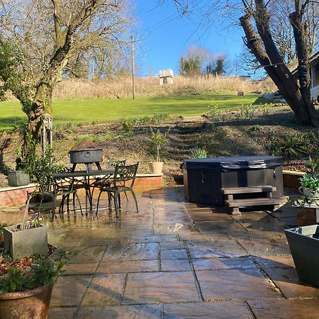 Appartamento The Den, A Secluded Annex With Hot-Tub & Heating Long Bredy Esterno foto